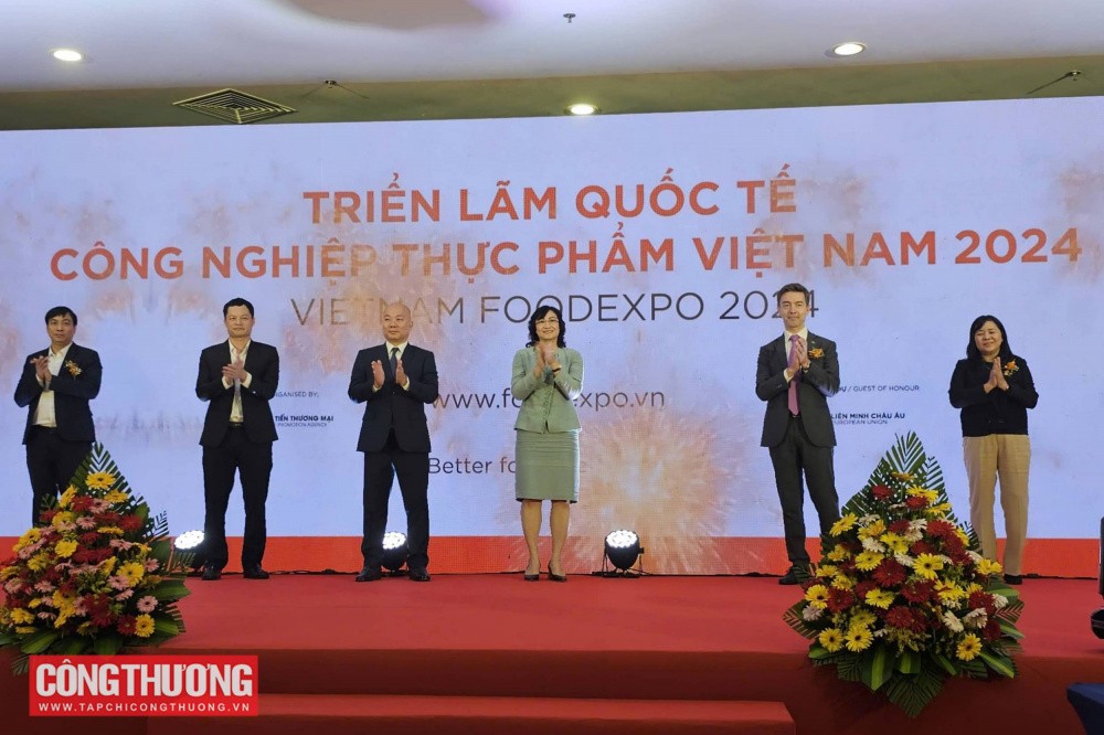 chinh-thuc-khai-mac-trien-lam-quoc-te-cong-nghiep-thuc-pham-viet-nam-2024-vietnam-foodexpo-2024-6734334cdaf68-1731594461.jpg