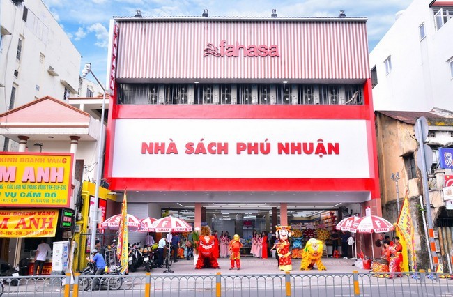 nha-sach-phu-nhuan-1747991770.jpg