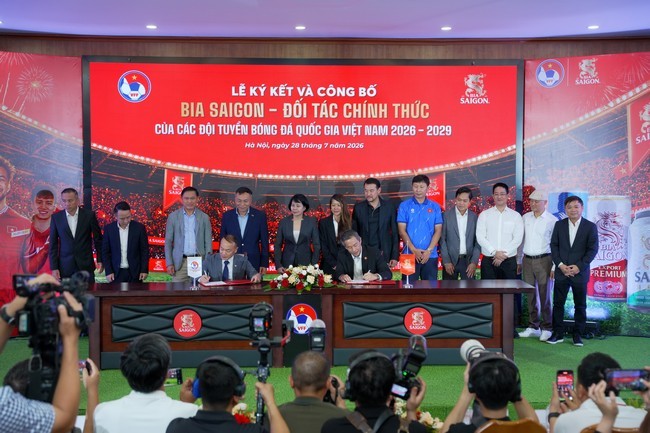 thoa-thuan-moi-danh-dau-buoc-phat-trien-tiep-theo-trong-moi-quan-he-hop-tac-giua-sabeco-va-vff-1785244827.jpg