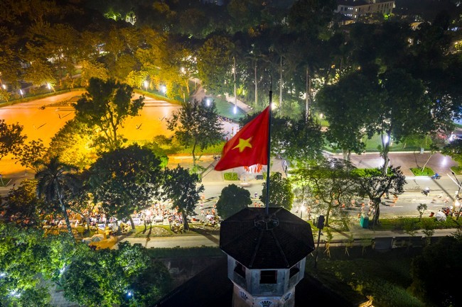 hinh-anh-ha-noi-duoc-trung-bay-trong-trien-lam-mot-ha-noi-trieu-buoc-tien-1789125227.jpg