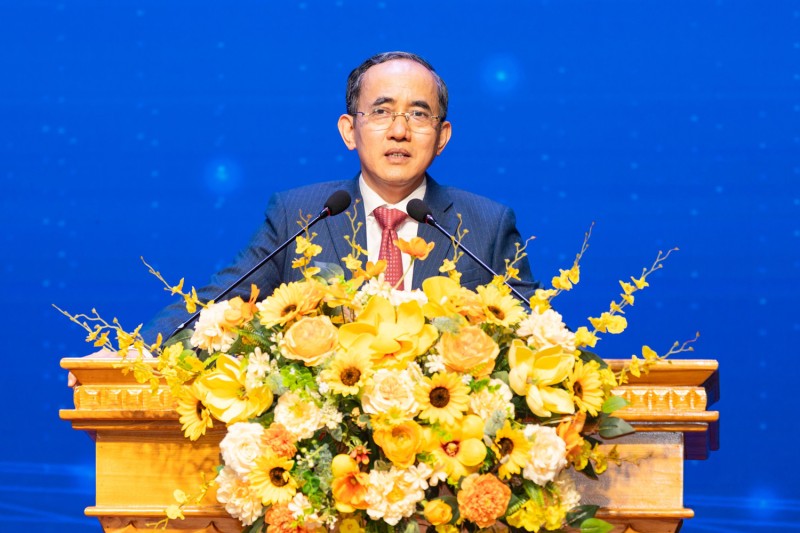 Tỷ phú chứng khoán Việt Nam sở hữu tài sản 9.000 tỷ đạt chuẩn chức danh giáo sư năm 2025