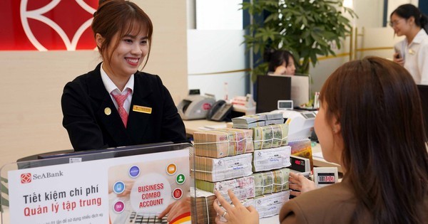 Sau Tết, loạt ngân hàng, doanh nghiệp rầm rộ lì xì đầu năm