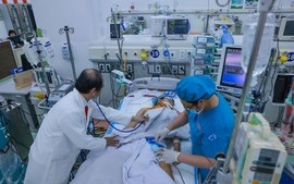 'Những thiên thần áo trắng' lặng thầm giành lại sự sống cho người bệnh