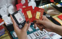 Giá vàng bạc giảm liên tục, nhà đầu tư lỗ nặng
