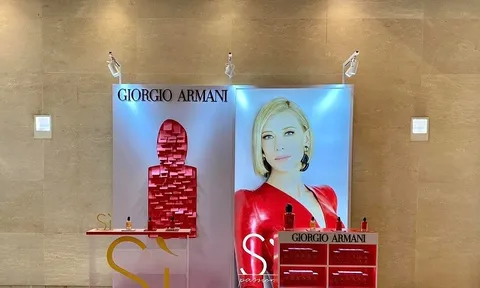 Mùi hương nữ tính quyến rũ của Armani "cập bến" tại Hà Nội