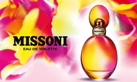 Mùi hương của nàng tỏa sáng dưới ánh bình minh