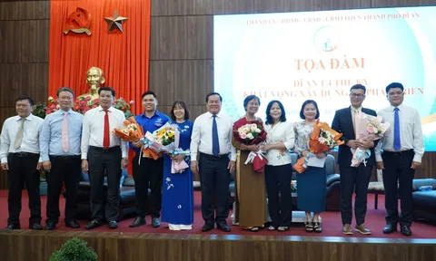 Tọa đàm "Dĩ An 1/4 thế kỷ khát vọng xây dựng và phát triển"