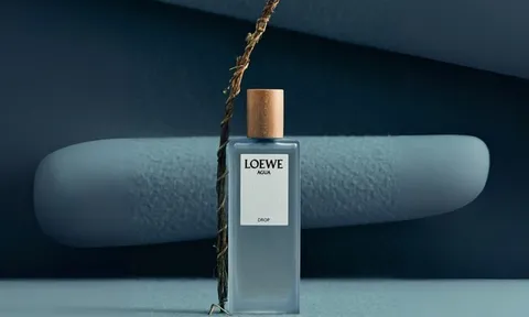 LOEWE Ra Mắt Agua Drop - Sự Hòa Quyện Tinh Tế của Sương Mai Tươi Mát và Hương Gỗ Đậm Đà