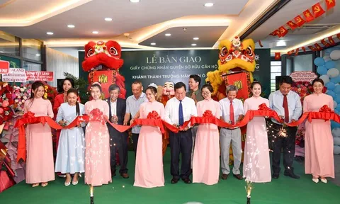 Phú Đông Group trao giấy chứng nhận quyền sở hữu căn hộ Phú Đông Sky Garden & Khánh thành Trường mầm non Ô Mây