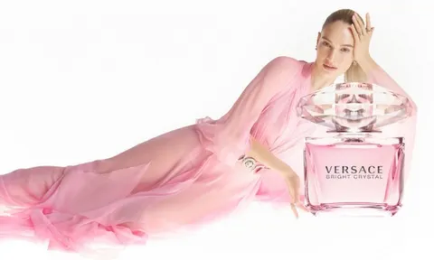 Versace Bright Crystal – Biểu tượng của sự quyến rũ, thuần khiết và tỏa sáng