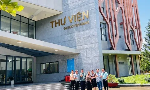 Dự án Đọc sách cùng Xích Lô và Thư viện Trường Đại học Tiền Giang thảo luận hợp tác nhằm lan tỏa văn hóa đọc cho sinh viên