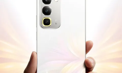 realme C100 chính thức ra mắt: Siêu pin Titan 8000mAh đột phá trong phân khúc phổ thông với khả năng “sạc một lần, dùng 2 ngày”