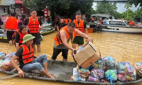 Từ thiện mùa lũ: Cần một trái tim ấm và cái đầu lạnh