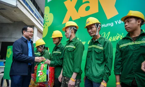 'Xây Tết 2025': Trao tặng hơn 1.600 phần quà Tết cho công nhân Hưng Yên