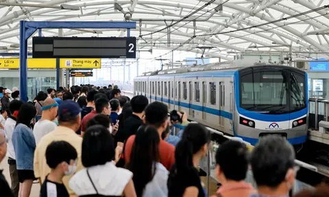 Hơn 530.000 lượt khách trong 6 ngày vận hành Metro 1