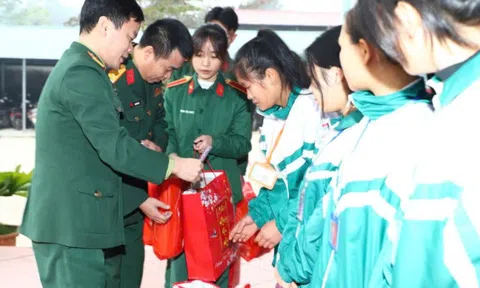 Mang Tết ấm, Xuân vui đến với học sinh nghèo vượt khó tại Hà Giang