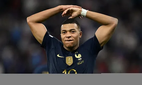 Cầu thủ PSG phản đối Mbappe