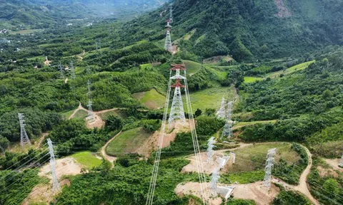 Đóng điện đường dây 500kV để nhập khẩu từ Lào