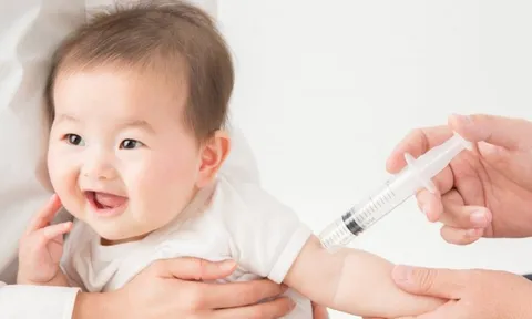 Thủ tướng yêu cầu đẩy nhanh tiêm chủng vaccine phòng, chống bệnh Sởi