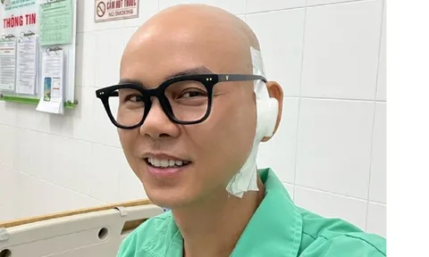Ca sĩ Phan Đinh Tùng phẫu thuật 3 tiếng vá màng nhĩ