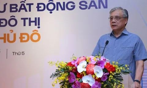 PGS.TS Trần Đình Thiên: Tăng trưởng không thể bám mãi vào "mặt đất" mà cần mở rộng sang không gian số, không gian biển, thậm chí là vũ trụ