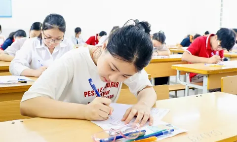 Tỉ lệ chọi vào lớp 10 Hà Nội khiến phụ huynh mất ăn, mất ngủ: Chuyên gia tư vấn nóng