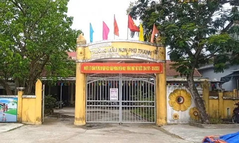 Cách chức nữ phó hiệu trưởng; Trung tâm ngoại ngữ bất ngờ đóng cửa