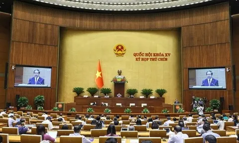Miễn học phí cho học sinh công lập cả nước, học sinh tư thục được hỗ trợ