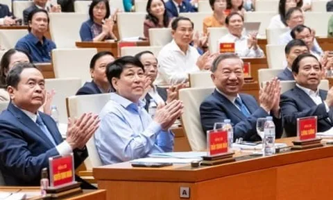 'Bộ tứ trụ cột' là gì?