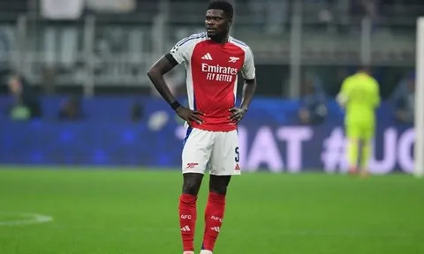 Người hâm mộ Arsenal chia rẽ vì Thomas Partey