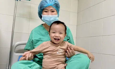 Giám đốc Bệnh viện Trung ương Huế nói về ‘kỳ tích’ ghép gan cho bệnh nhi nhỏ tuổi nhất