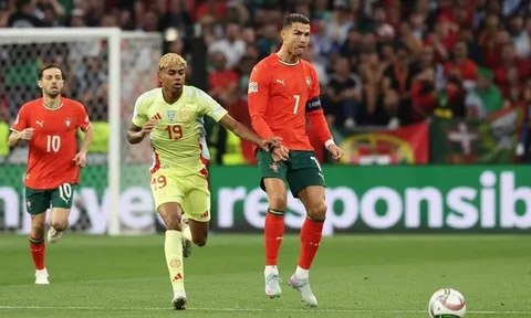 Ronaldo đưa ra lời kêu gọi về "hiện tượng" Lamine Yamal