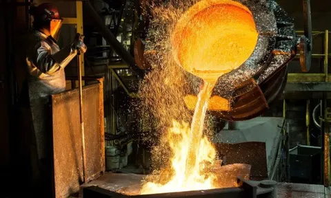 Tìm lời giải cho câu hỏi 'sau vàng sẽ là gì?', nhà đầu tư đang ồ ạt đổ tiền vào 2 kim loại này