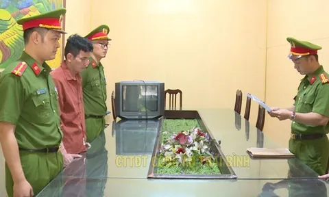 Công an thu giữ 3 tấn hàng giả là khô gà, khô bò, heo cháy tỏi