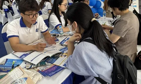 Giữa ma trận tổ hợp xét tuyển đại học: Cơ hội ở đâu?