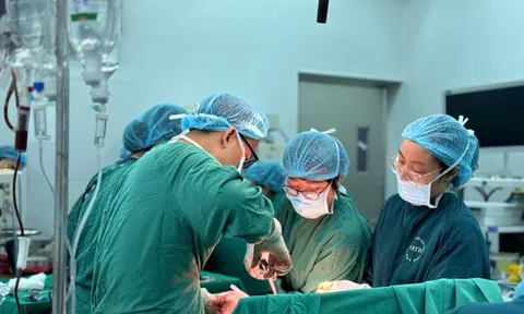 Tự ý phá thai bằng thuốc mua trên mạng, bác sĩ cắt tử cung cứu sản phụ