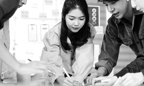 Tìm hiểu nghề nghiệp và thu nhập: Định hình tương lai từ những lựa chọn thực tế