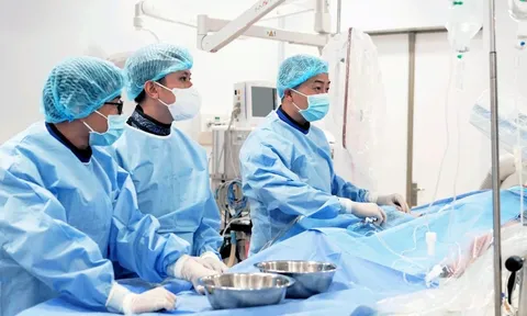 Cứu sống du khách Pháp bị nhồi máu cơ tim cấp