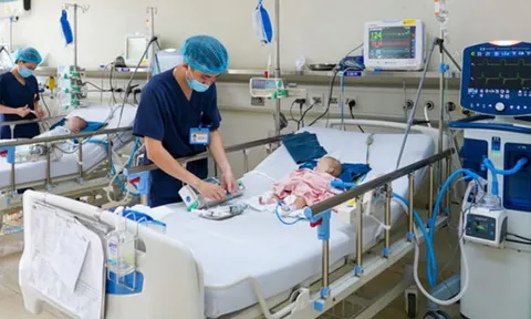 Bé gái 16 tháng tuổi nguy kịch vì mẹ nấu ăn bằng.... nước giếng