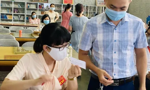 Cán bộ, giáo viên họp nóng công tác thi: Không được 'sáng tạo' khi coi thi