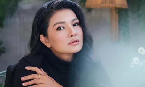 "Nữ hoàng cảnh nóng"công khai bạn trai ở tuổi 49 sau 3 lần đổ vỡ