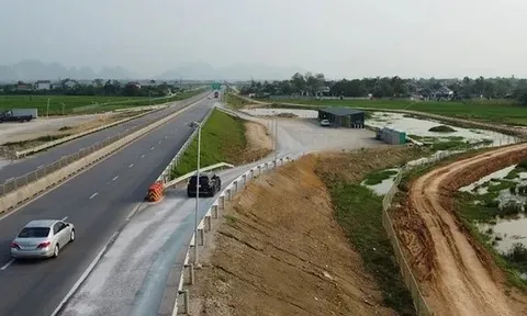 Vì sao các trạm dừng nghỉ trên cao tốc Bắc - Nam làm mãi không xong?