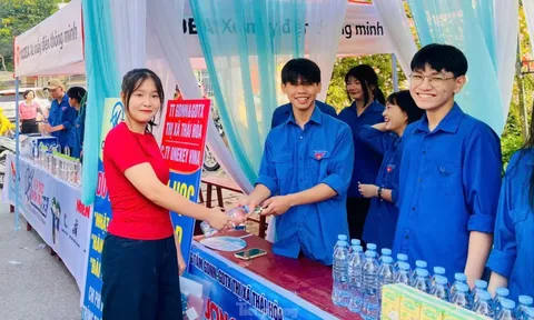 Sắc xanh tình nguyện đồng hành sĩ tử vượt vũ môn