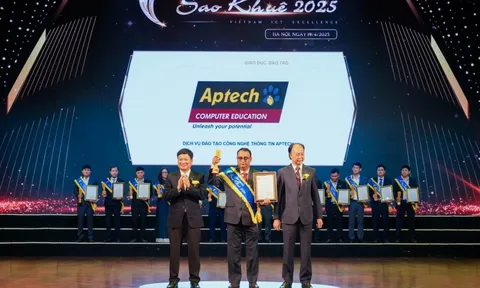 Aptech nhận cúp 'Đơn vị Đào tạo CNTT Xuất sắc' tại Sao Khuê 2025