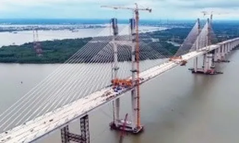 Hợp long cầu Bình Khánh: Bước ngoặt then chốt trên tuyến cao tốc Bến Lức - Long Thành