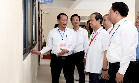 Bộ trưởng Giáo dục lưu ý công tác chấm thi Tốt nghiệp THPT