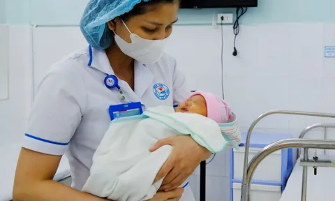 Nhiều chuyên khoa hợp sức cứu sản phụ suy tim nặng mang thai lần thứ 5