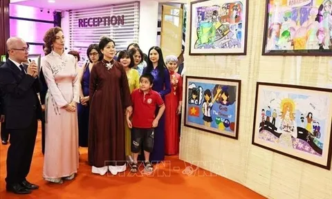Phu nhân Tổng Bí thư Tô Lâm và Tổng Giám đốc UNESCO Audrey Azoulay dự Triển lãm 'Chúng tôi CÓ THỂ'