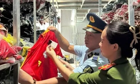 Công an khởi tố chủ kho hàng kinh doanh Hà Nội, phát hiện hơn 35.000 hàng giả, trị giá hơn 6 tỷ đồng