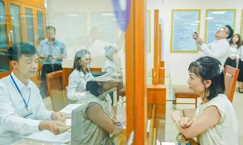 Hà Nội triển khai mô hình hai cấp: 'Tôi chỉ mất khoảng 10 phút hoàn tất thủ tục hành chính'